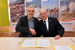 Bündnis für Wohnen: Unterzeichnung der Vereinbarung am 14. März 2019  - VNW-Direktor Andreas Breitner und Oberbürgermeister Roland Methling