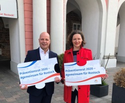 Senator Dr. Chris Müller-von Wrycz Rekowski und Marlen Schmidt rufen zur Teilnahme am Wettbewerb "#gemeinsam für Rostock" auf.
