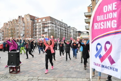 One Billion Rising auf den Rostocker Universitätsplatz  (Foto 02)