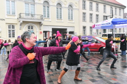 One Billion Rising auf den Rostocker Universitätsplatz  (Foto 21)