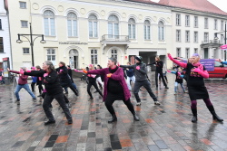 One Billion Rising auf den Rostocker Universitätsplatz  (Foto 30)