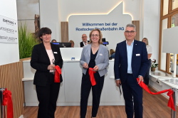 Eröffnung des neuen Kundenzentrums der Rostocker Straßenbahn AG in der Langen Straße 28.
