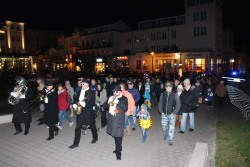 Die „Marching Saints" begleiten auch in diesem Jahr den Umzug zum Martinstag in Warnemünde.