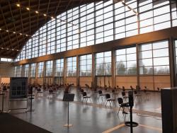 Impfzentrum HanseMesse Rostock: Wartebereich