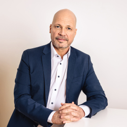 Dr. Chris von Wrycz Rekowski, Erster Stellvertreter der Oberbürgermeisterin, Senator für Finanzen, Digitalisierung und Ordnung