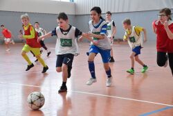 Zehn Jahre AOK Free Kick in Rostock - Die Mädchen und Jungen zeigten wie im Training auch beim Jubiläumsturnier vollen Einsatz und kämpften um jeden Ball. 