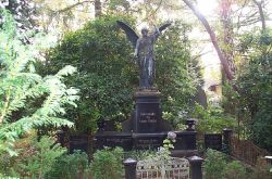 Grabmal auf dem Neuen Friedhof Rostock