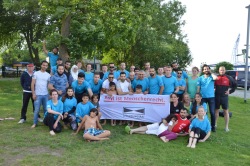 Zwei integrative Teams beim Drachenbootrennen 2017