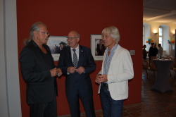 Einweihung der Ehrenbürgergalerie in der Rathaushalle durch Bürgerschaftspräsident Dr. Wolfgang Nitzsche, Oberbürgermeister Roland Methling und Christian Irrgang