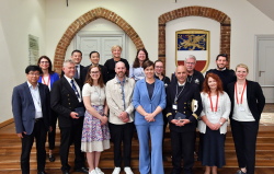 Besuch von internationalen Gästen aus den Partnerstädten Dünkirchen/Frankreich, Raleigh/USA und Hefei/China zur 34. Hanse Sail in der Hanse- und Universitätsstadt Rostock