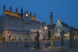 Neuer Markt, Brunnen, Rathaus