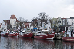 Alter Strom mit Fischkuttern