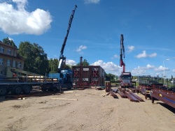 Arbeiten an der Fassade der Umrichterstation