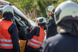 Technische Hilfeleistung bei einem Verkehrsunfall