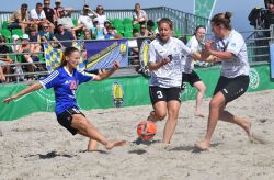 Frauenpower in der Strand Arena in Warnemünde, erstmals wird die Beachsoccerkrone bei den Frauen im Final-4-Modus vergeben.