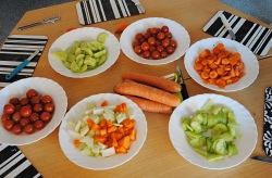 Tomaten, Möhren, Gurken zum Eintauchen in den Gemüsequark, Kita „Integral e.V.“ Rostock