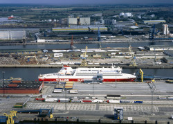 Blick auf den Überseehafen