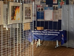 Ausstellung in der Rathaushalle zum 5.5. - Europäischer Aktionstag zur Gleichstellung von Menschen mit Behinderung