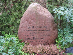 Grabstelle auf dem Neuen Friedhof Rostock.
