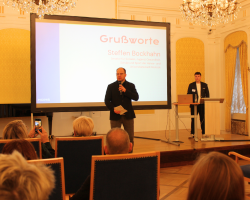 Senator Steffen Bockhahn beim MOINS-Auftakt am 6. Dezember 2024 im Festsaal des Rathauses.