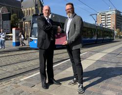 Minister Christian Pegel und Oberbürgermeister Claus Ruhe Madsen.