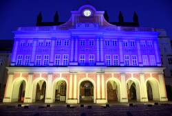 Unser Rathaus ist blau-gelb