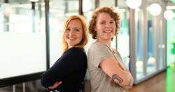 Das Team des Welcome Centers der Region Rostock: Isabel Haberkorn und Marieke Schürgut.