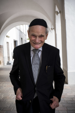 Dr. h.c. William Wolff †