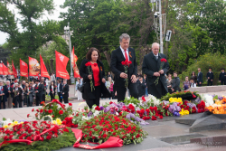 Kranzniederlegung an der Ewigen Flamme in Wolgograd (2017)