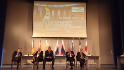 OB Roland Methling nimmt im Jahr 2017 an einer Podiumsdiskussion in Wolgograd teil