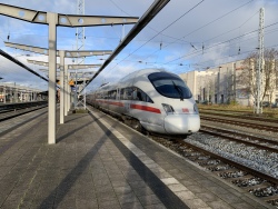 ICE im Rostocker Hauptbahnhof