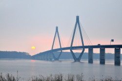 Farø Bridge connects the island of Zealand with the islands of Falster