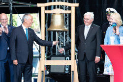 Bundespräsident Frank-Walter Steinmeiner eröffnete in Begleitung des Präsidenten der Portugiesischen Republik, Marcelo Rebelo de Sousa, gemeinsam mit Ministerpräsidentin Manuela Schwesig, dem Inspekteur der Marine Andreas Krause und Oberbürgermeister Roland Methling die 29. Hanse Sail Rostock. 