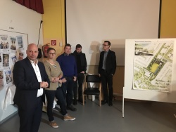 Senator Dr. Chris Müller-von Wrycz Rekowski mit Frau Neubauer (aib), Herrn Proske (Proske Landschaftsarchitektur), Herrn Rösner und Herrn Hamann (Hannes Hamann Landschaftsarchitekten bdla), als Vertreter der teilnehmenden drei Büros.