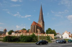 Stadtmauer und St. Petri