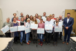Gruppenbild Übergabe der Glühweinspende durch die Stadtwerke Rostock