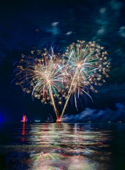 Feuerwerk am Strand von Warnemünde