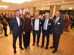 Gruppenbild Guido Zöllick, Eva-Maria Kröger, Dr. Wolfgang Blank, Frank Martens und Matthias Fromm beim Jahresempfang der Rostocker Tourismusbranche 2025