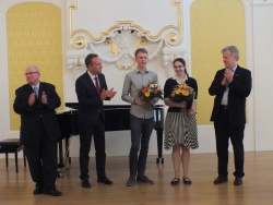 von rechts nach links: Prof. Dr. Mohr, Dekan der Agrar- und Umweltwissenschaftlichen Fakultät der Universität, Luise Pevestorff, Edgar Zander, Senator für Bau und Umwelt Holger Matthäus, Bürgerschaftsmitglied Andreas Engelmann (Fraktion die Linke). 