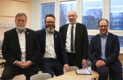 Übergabe Zuwendungsbescheid für die Gesamtschule Südstadt