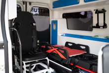 Krankentransportwagen von innen.