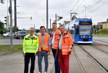 RSAG-Vorstand Jan Bleis, RSAG-Teamleiter Gleisbau Martin Mantey, Klaus-Dieter Fricke (Fricke rail construction) und Tiefbauamtsleiter Heiko Tiburtius (v.l.n.r). RSAG-Vorstand Jan Bleis, RSAG-Teamleiter Gleisbau Martin Mantey, Klaus-Dieter Fricke (Fricke rail construction) und Tiefbauamtsleiter Heiko Tiburtius (v.l.n.r).