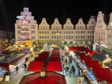 Auch in diesem Jahr war die Arbeitsgemeinschaft „Jugendschutz“ auf dem Rostocker Weihnachtsmarkt präsent.