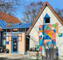 Eingang Haus 12, Stadtteil- und Begegnungszentrum Schmarl Eingang Haus 12, Stadtteil- und Begegnungszentrum Schmarl
