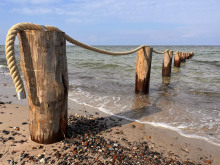 Strand mit Einstiegshilfe in die Ostsee