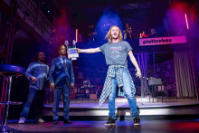 Musical Millennium, Sänger auf der Theaterbühne Musical Millennium, Sänger auf der Theaterbühne