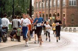 Läufer in der Innenstadt von Rostock