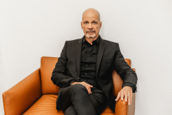 Dr. Chris von Wrycz Rekowski, Erster Stellvertreter der Oberbürgermeisterin, Senator für Finanzen, Digitalisierung und Ordnung Dr. Chris von Wrycz Rekowski, Erster Stellvertreter der Oberbürgermeisterin, Senator für Finanzen, Digitalisierung und Ordnung