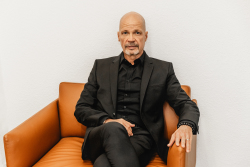 Dr. Chris von Wrycz Rekowski, Erster Stellvertreter der Oberbürgermeisterin, Senator für Finanzen, Digitalisierung und Ordnung Dr. Chris von Wrycz Rekowski, Erster Stellvertreter der Oberbürgermeisterin, Senator für Finanzen, Digitalisierung und Ordnung