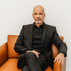 Dr. Chris von Wrycz Rekowski, Erster Stellvertreter der Oberbürgermeisterin, Senator für Finanzen, Digitalisierung und Ordnung Dr. Chris von Wrycz Rekowski, Erster Stellvertreter der Oberbürgermeisterin, Senator für Finanzen, Digitalisierung und Ordnung